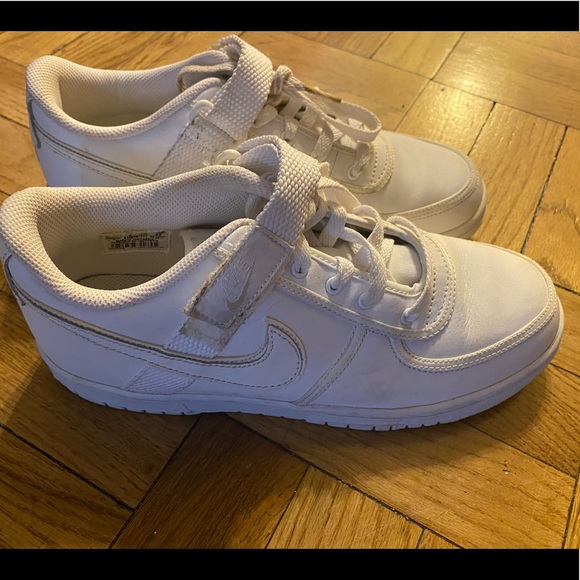 White Nike Sneakers - Picture 3 of 3